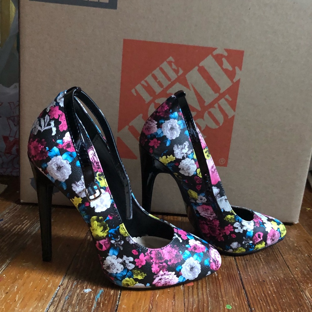 High heel patterned shoes with ankle strap